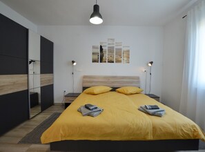 2 sovrum, strykjärn/strykbräda, wi-fi och sängkläder