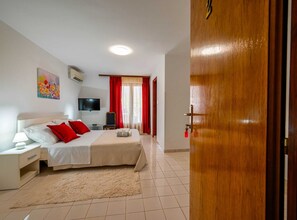 1 bedroom, WiFi, bed sheets - Calm and Stylish Rooms with Balcony - Classic Double Room with Balcony (Rovinj)