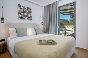 3 bedrooms, iron/ironing board, WiFi, bed sheets - Three-Bedroom Villa
 (Lefkada)
