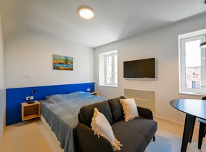 Internet, bed sheets - Smart and Cozy Downtown Rovinj Nooks - Studio Apartment (Rovinj)
