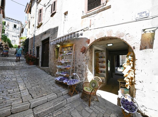 Explore the charming streets of this historic neighborhood, lined with unique shops and local vendors.