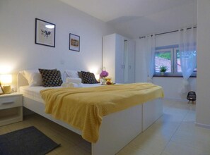 4 bedrooms, Internet, bed sheets