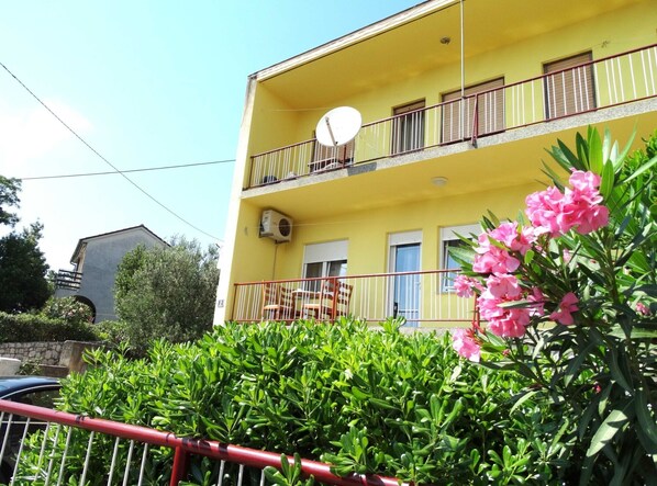 Exterior - Two Bedroom Apartment with Balcony (Novi Vinodolski)