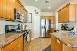 Fridge, microwave, stovetop, dishwasher - Home w/ Game Room: Near Zion National Park! (Hurricane)