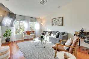 TV, fireplace, video games, books