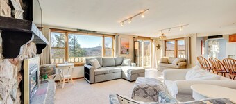 1 Mi to Story Land: Spacious Home w/ Mtn Views!