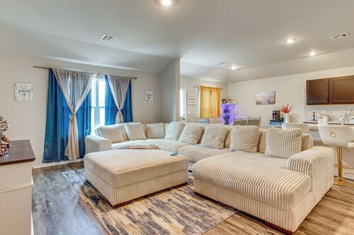 Families w/ Pets Welcome! Home 22 Mi to Dtwn OKC