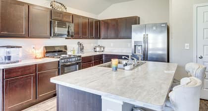 Families w/ Pets Welcome! Home 22 Mi to Dtwn OKC