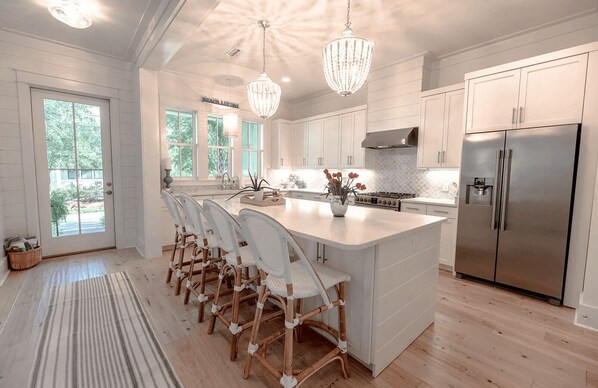 Interior - Tranquil Tides by Avantstay Seacrest Pool Access + Bikes (Panama City Beach)