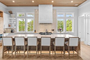 Interior - 30A Beach Bliss by Avantstay Golf Cart + Luxury Private Pool (Santa Rosa Beach)