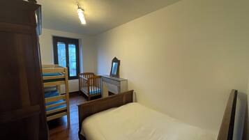 2 chambres, fer et planche Ă  repasser, Wi-Fi, draps fournis