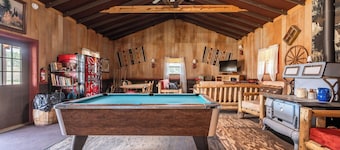 Marshall Cabin - Kitchen Included