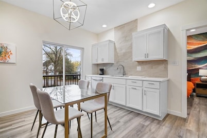 New Boutique Hotel Suite on Haynie's Corner: KING Bed, Parking, Security & More!