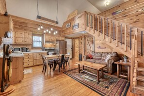 Televisie, een open haard en tafelvoetbal