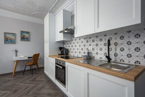 Apartment | Private kitchen - Modern Apartment in City Center (Porec)