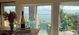 Reveries on the Lake-lakefront Kingsville Cottage, Your home away from home in Kingsville