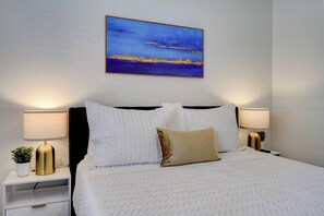 4 Schlafzimmer, Schreibtisch, Bügeleisen/Bügelbrett, Reisekinderbett