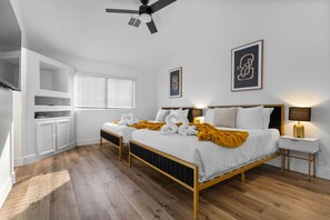 5 bedrooms, desk, iron/ironing board, travel cot