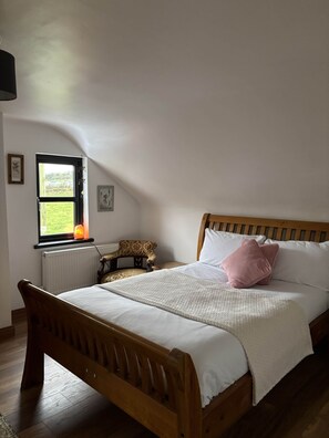 3 bedrooms, WiFi, bed sheets