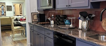 Remodeled historical property w/ designer decor - steps to downtown square