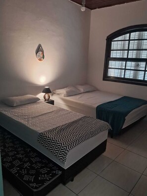 3 chambres, fer et planche à repasser, Wi-Fi, draps fournis