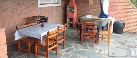 屋外ダイニングエリア