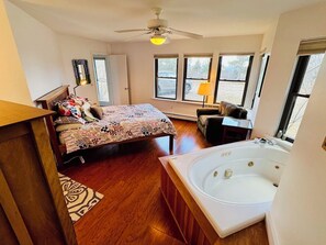 3 bedrooms, desk, iron/ironing board, free WiFi - North Truro Bay View Contemporary (Truro)