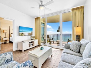 Appart'hôtel, 1 très grand lit et 1 canapé-lit (Aqua Resort 706) | Coin séjour