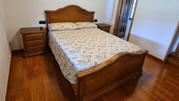 4 間睡房、熨斗/熨衫板、免費 Wi-Fi、床單