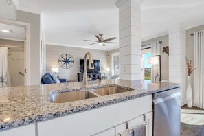 Interior - Admiral's Row 109 - Stunning 2BR, 2BA Ocean Views (Hilton Head Island)