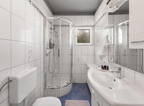Apartment | Bathroom