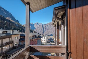 Apartemen, balkon, pemandangan gunung | Balkon