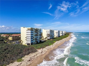 Beach - Beautiful Oceanfront Corner Unit with panoramic views completely remodeled.  (Jensen Beach)
