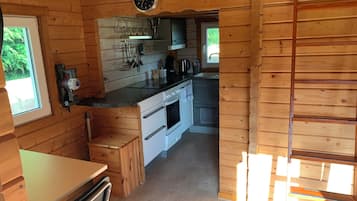 Kühlschrank, Ofen, Herdplatte, Wasserkocher