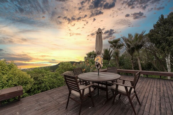 Sun deck - Sunset Capital Of The World (Muriwai)