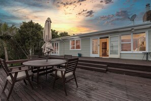 Exterior - Sunset Capital Of The World (Muriwai)