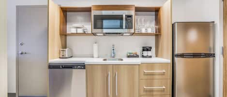 In-room safe, desk, iron/ironing board, free WiFi