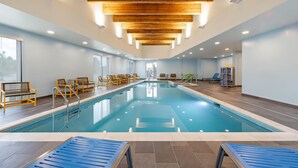 Pool - Home2 Suites By Hilton Madison East (Madison)