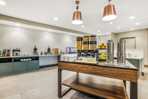 Gratis morgenmadsbuffet hver dag