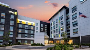 Exterior - Home2 Suites By Hilton Madison East (Madison)