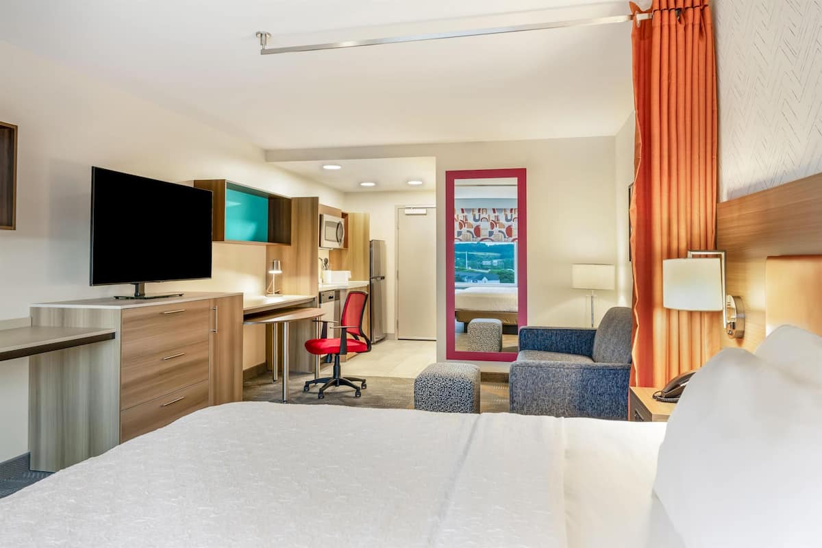 In-room safe, desk, iron/ironing board, WiFi (free)