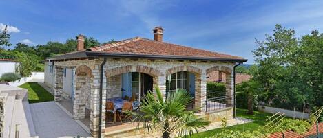 Villa | Terrace/patio