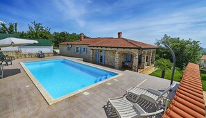 Villa | Pool | Indoor pool, outdoor pool