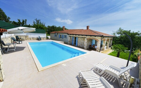 Villa | Piscine | Piscine intérieure, piscine extérieure