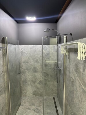 Hair dryer, towels, soap, toilet paper - Impossible House (Batumi)