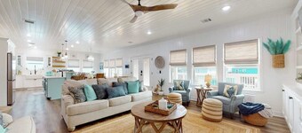 4-bedroom cabin in lovely Bolivar Peninsula with AC, WiFi