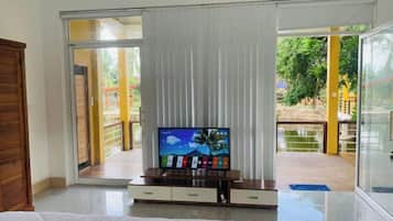 1 chambre, fer et planche Ă repasser, Wi-Fi, draps fournis