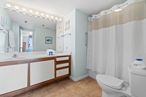 Appart'hĂŽtel, plusieurs lits (Romar Place 903) | Salle de bain