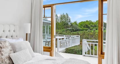 Riverview Homestead - Luxury Villa - Pool + Spa