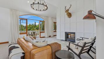 Fernseher, Stereoanlage